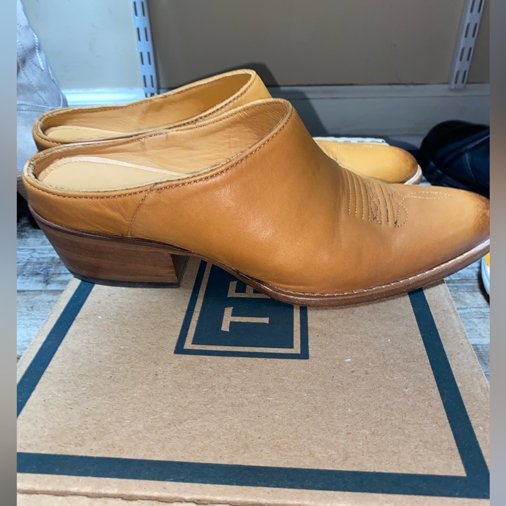 Tecovas Tan Leather Mule Clogs